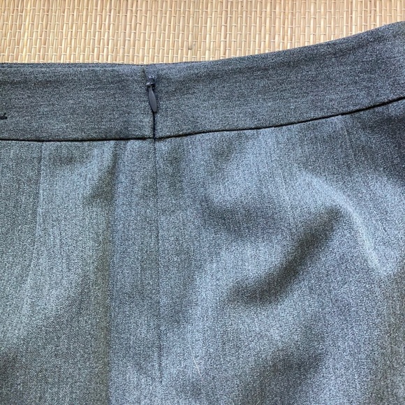 Express Skirt 4 - Picture 3 of 3